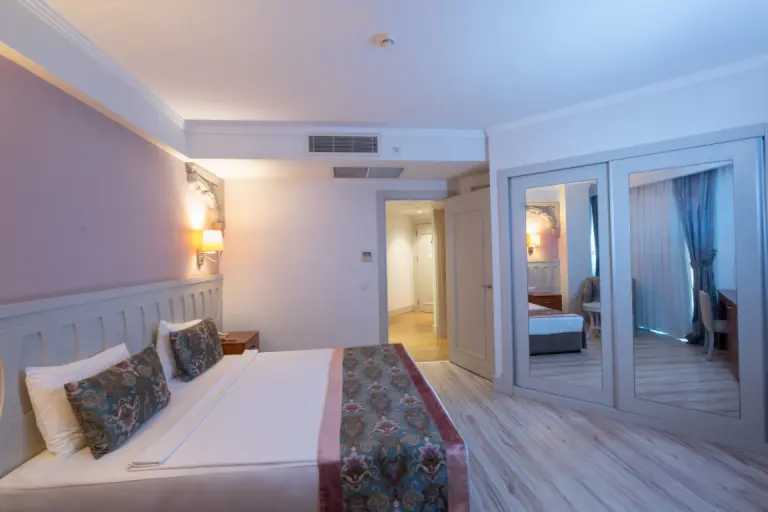 Aile Odası - Havuz Manzara