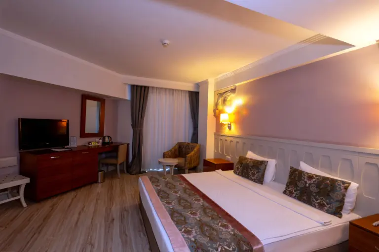 Standart Oda - Havuz Manzara