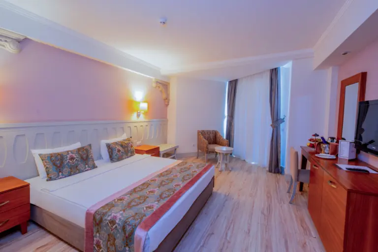 Standart Oda - Havuz Manzara